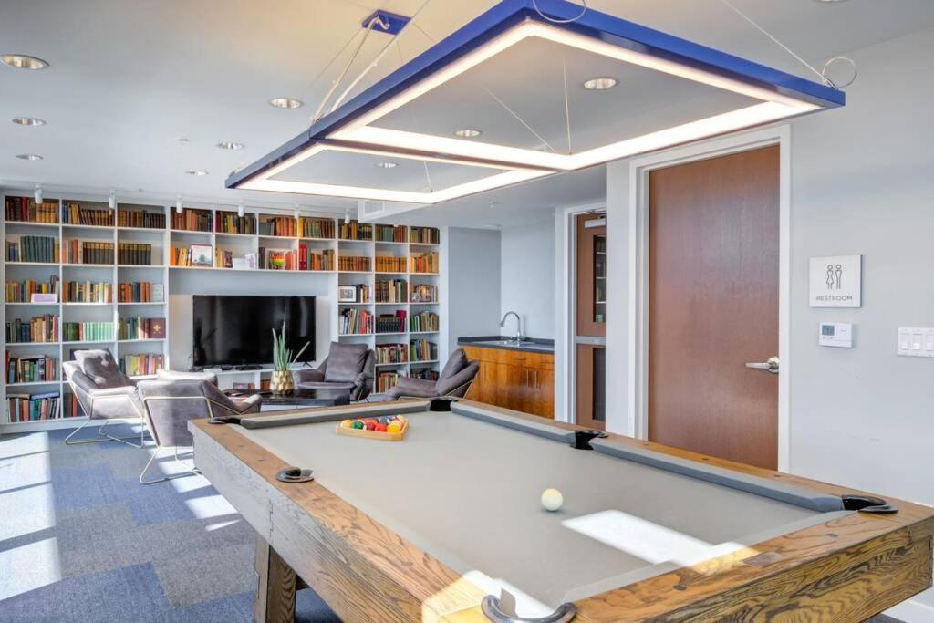 Downtown Luxury Suite Minutes From Everything Балтимор Экстерьер фото